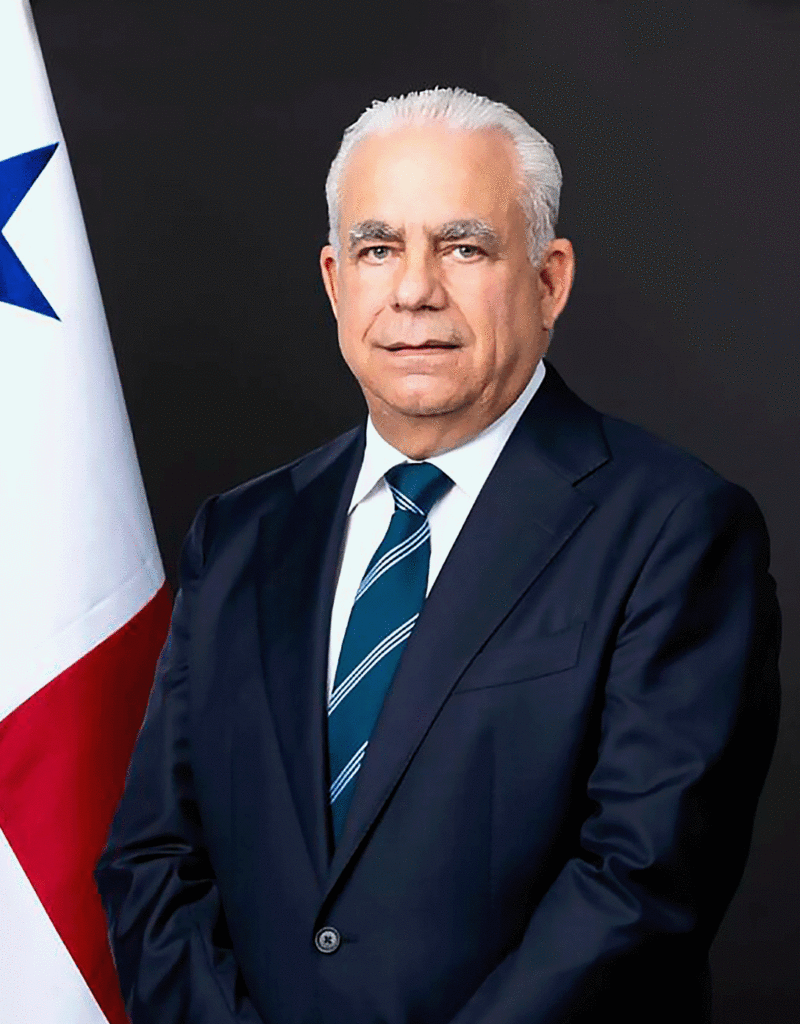 Ministro-Roberto-Linares